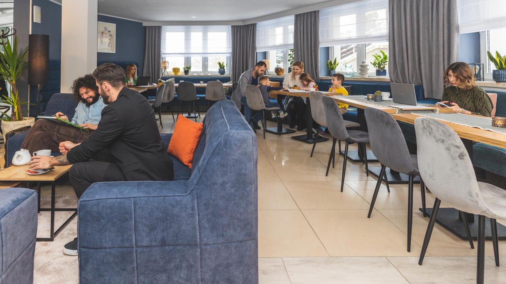 Hotel Akwawit Leszno  Eksteriør bilde