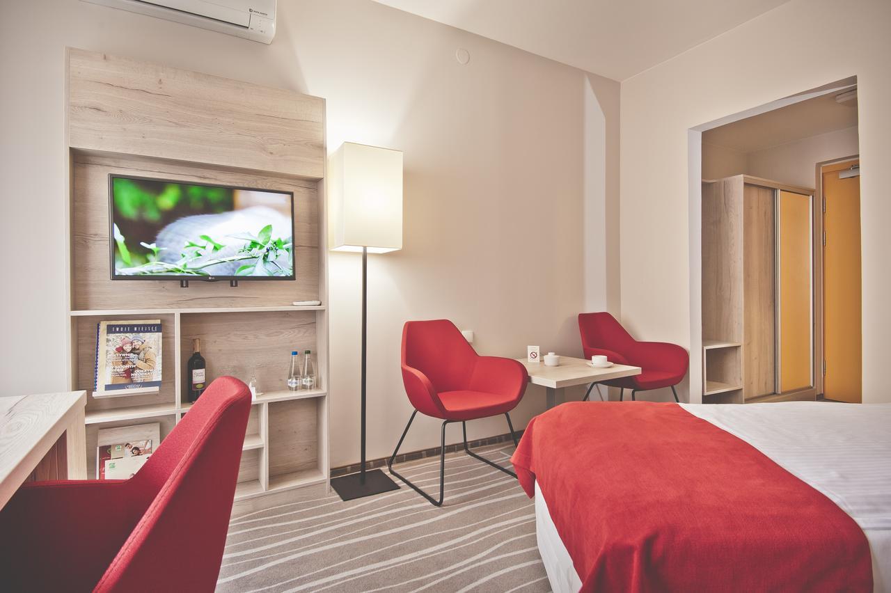 Hotel Akwawit Leszno  Eksteriør bilde